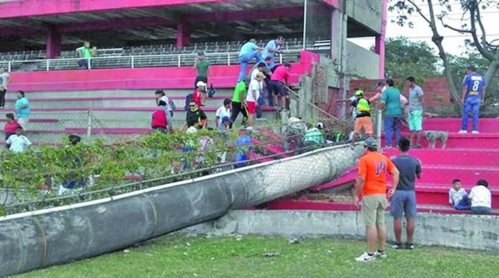 Tras fuertes vientos una torre de luz cae y mata a un niño de cinco