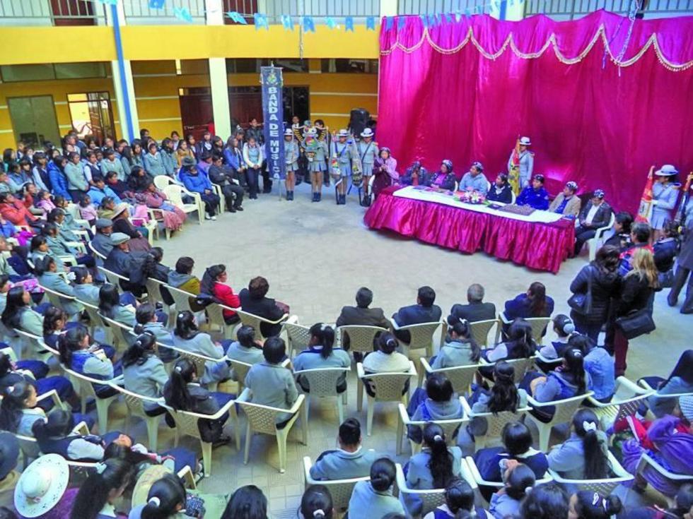 Entregan la infraestructura al liceo María Gutiérrez