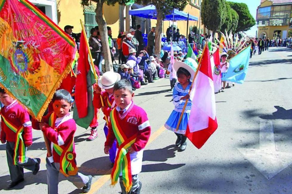 Desfile escolar concentra a 58 escuelas