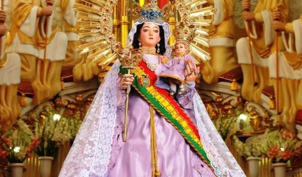 Aclaman a virgen de Copacabana