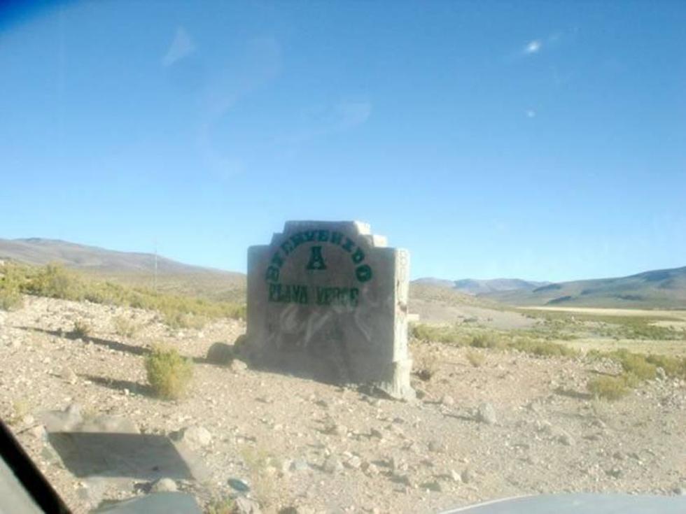 Bolivia usará aguas de Sacaya antes que pasen a territorio chileno