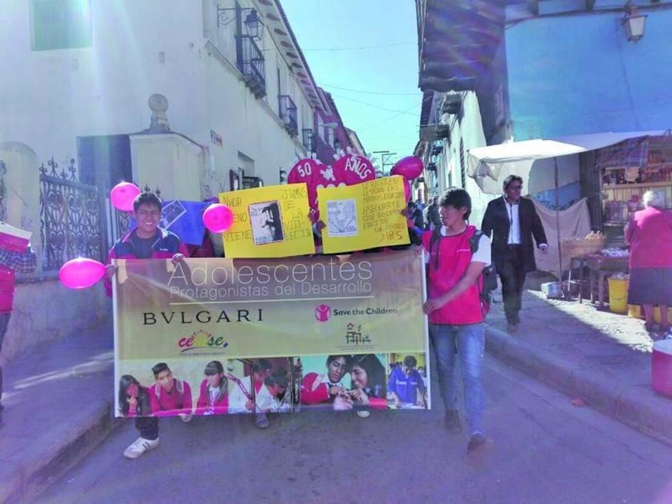 Los jóvenes marchan en contra de la violencia