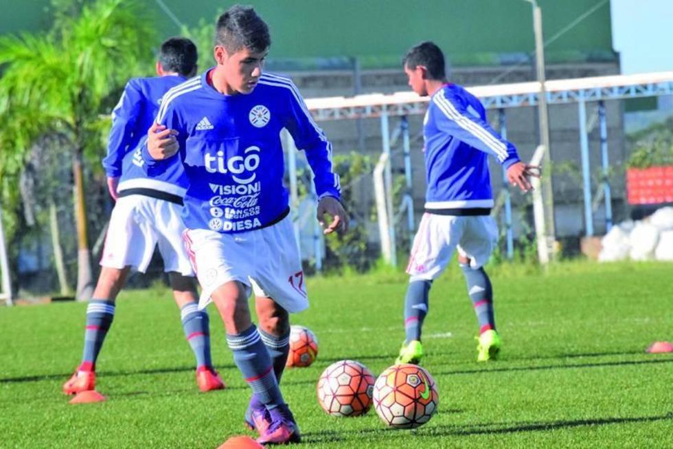 Nacional espera en Asunción a Estudiantes