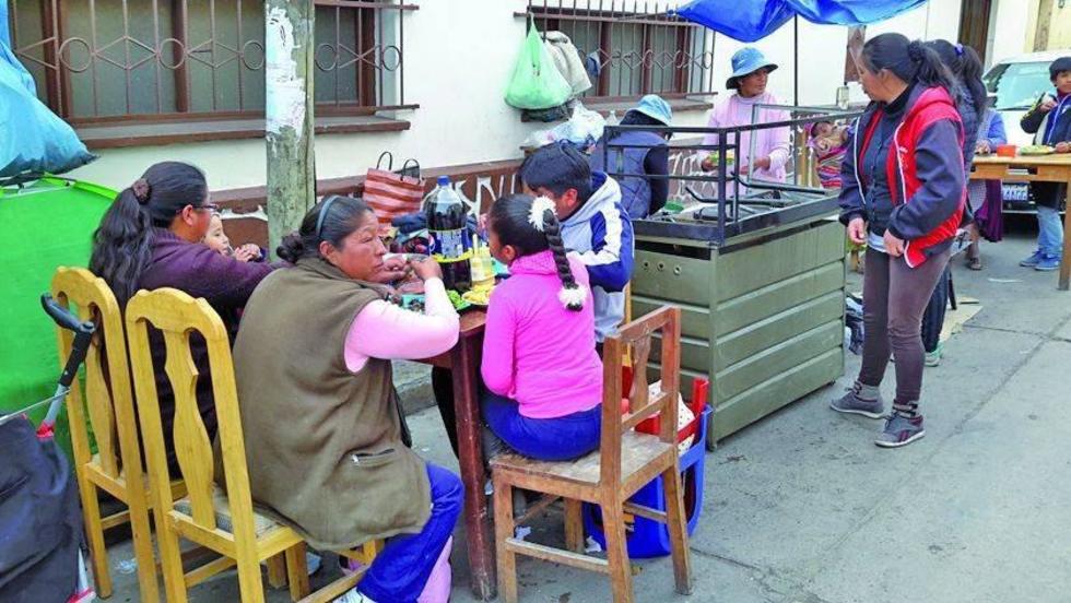 Se multiplican los puestos para el expendio de comida 