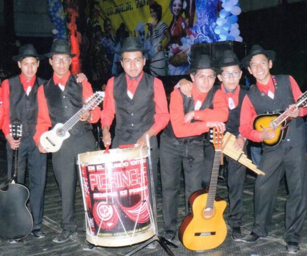 Estudiantina va a festival de Oruro