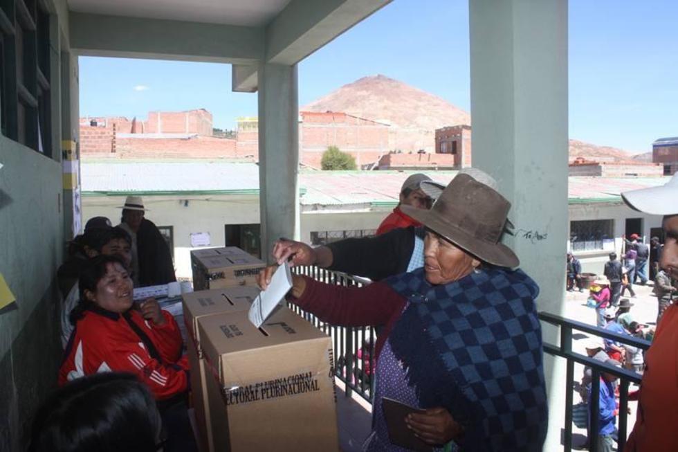 Inicia el debate por asignación de recursos para el revocatorio