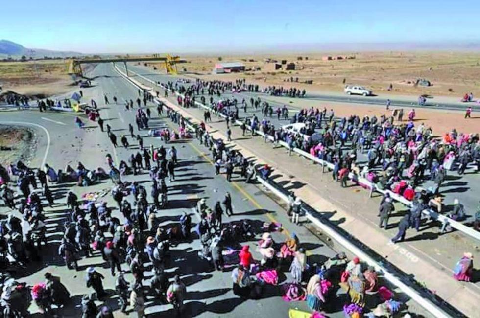 Pobladores de Achacachi y fabriles de La Paz firman pacto de unidad