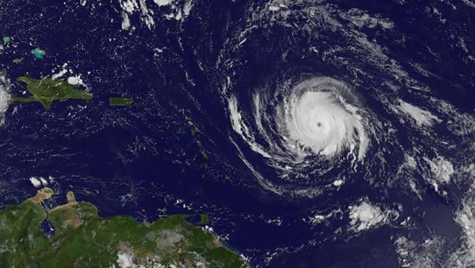 Irma se convierte en huracán y se desplaza en el Atlántico