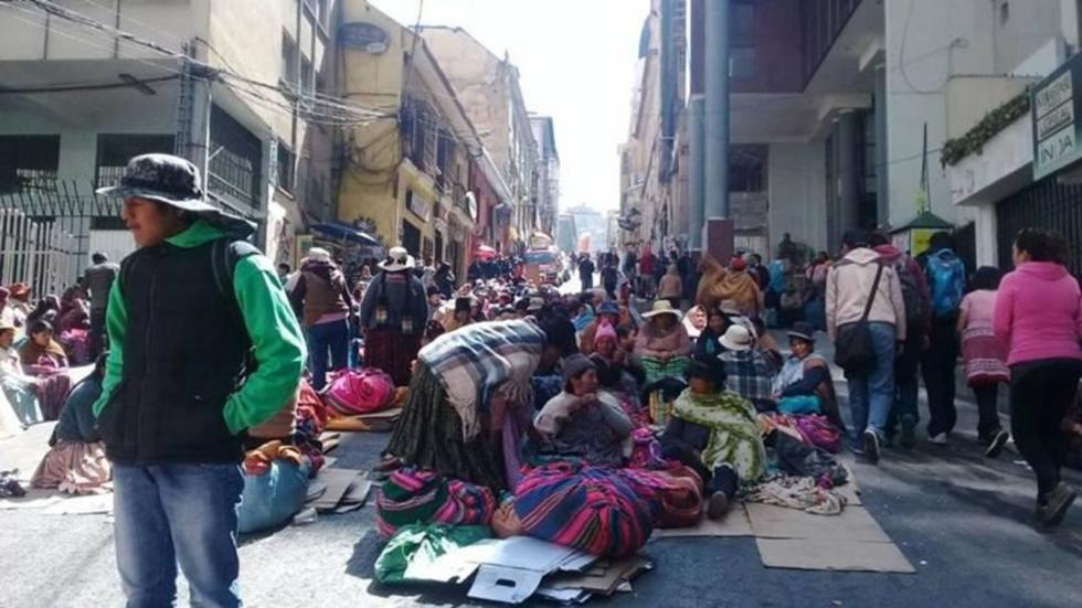Achacachi: piden a la Defensoría actué por uso de niños en marcha