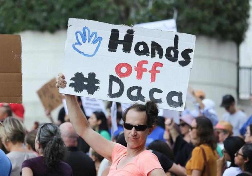 Fiscales de EE.UU. demandan a Trump por el cambio migratorio