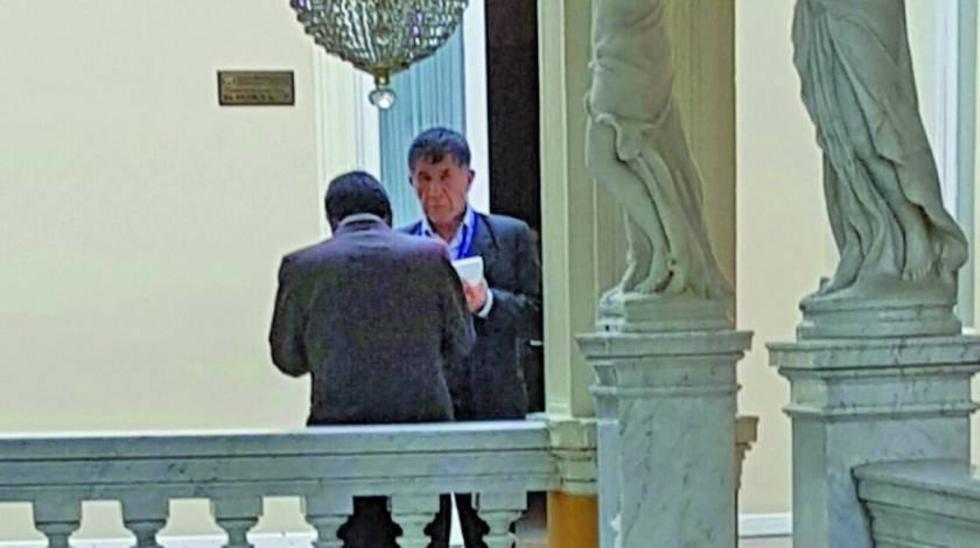 Visita de Pastor Mamani al Legislativo genera suspicacia