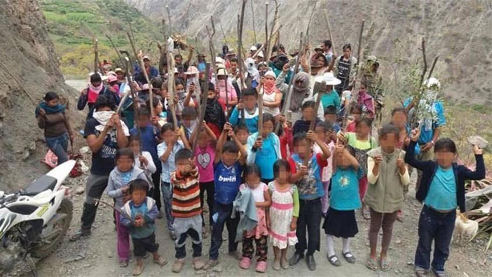 Cocaleros de Munaypata arman a sus niños para evitar la erradicación