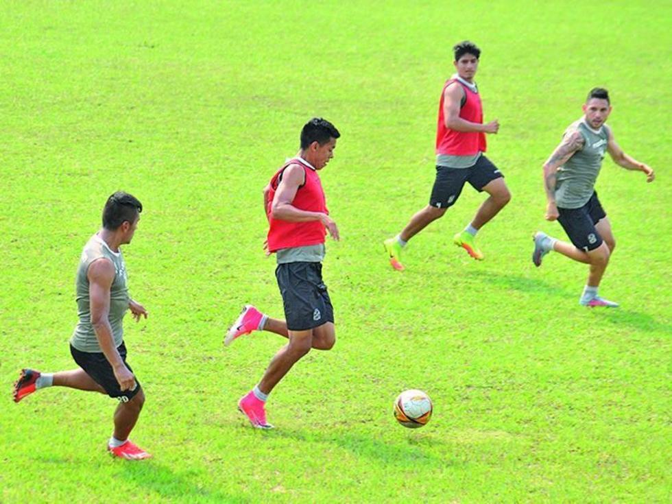 Eduardo Villegas repetirá el equipo  que presentó en Oruro 