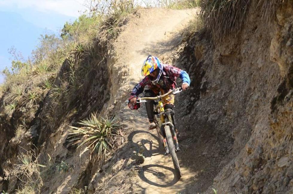 Chino se coronó en el descenso del Edén