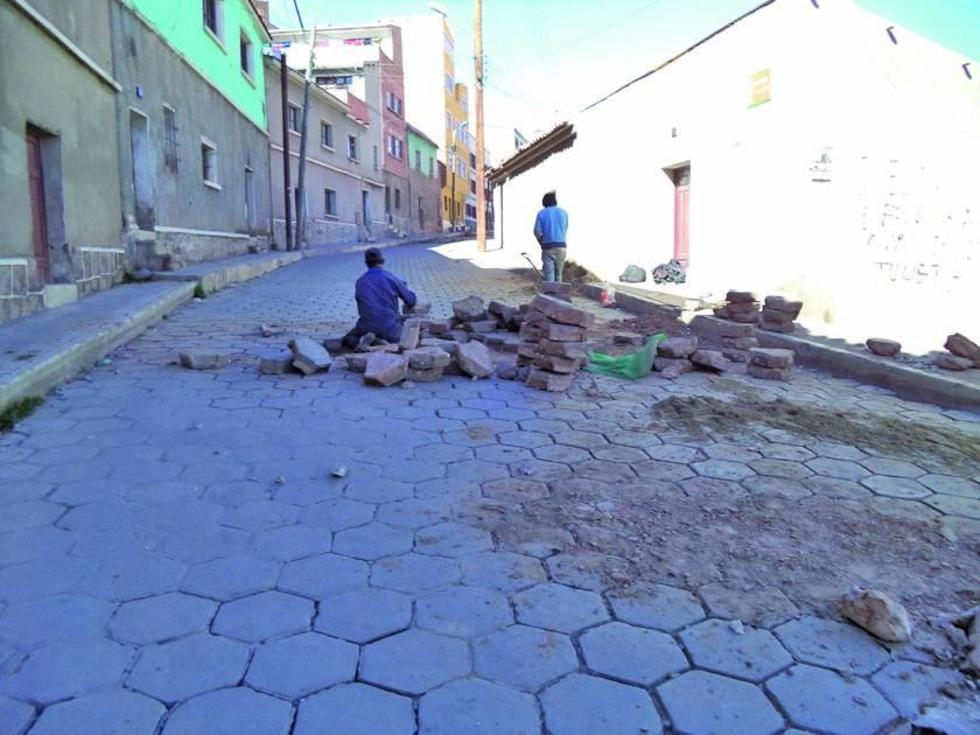Hay 300 empleos disponibles para el enlosetado de las calles de la ciudad