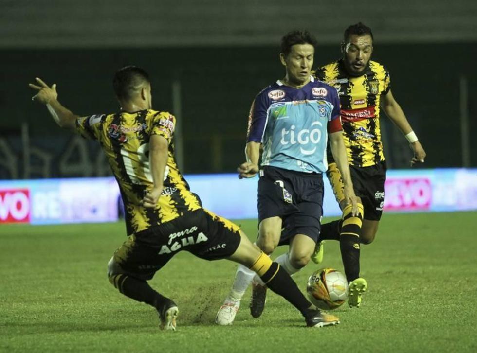 Blooming cede puntos en calidad de local 