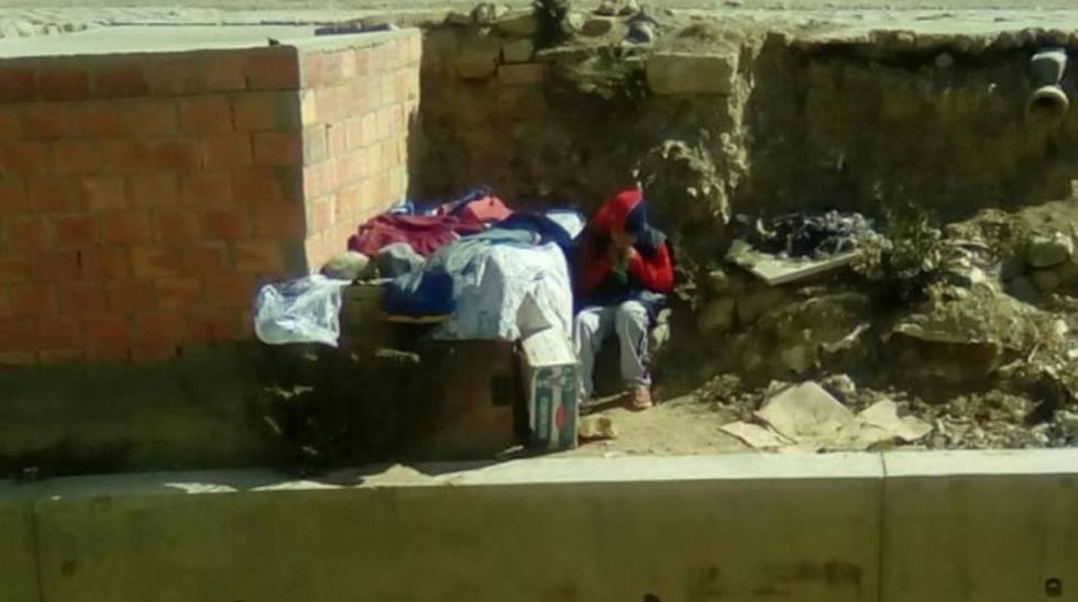 Rescatan a niño que vivía en casa de can