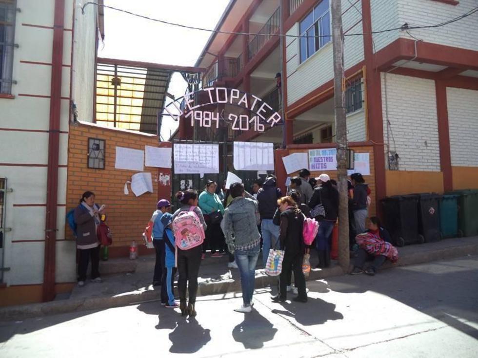 Juez sentencia a una maestra por maltrato físico a alumnos