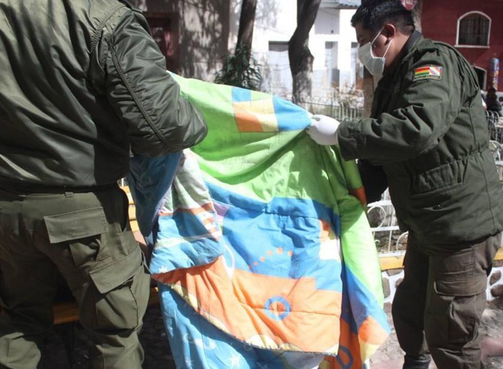 Policía retirado se suicida colgándose de un árbol por un problema judicial
