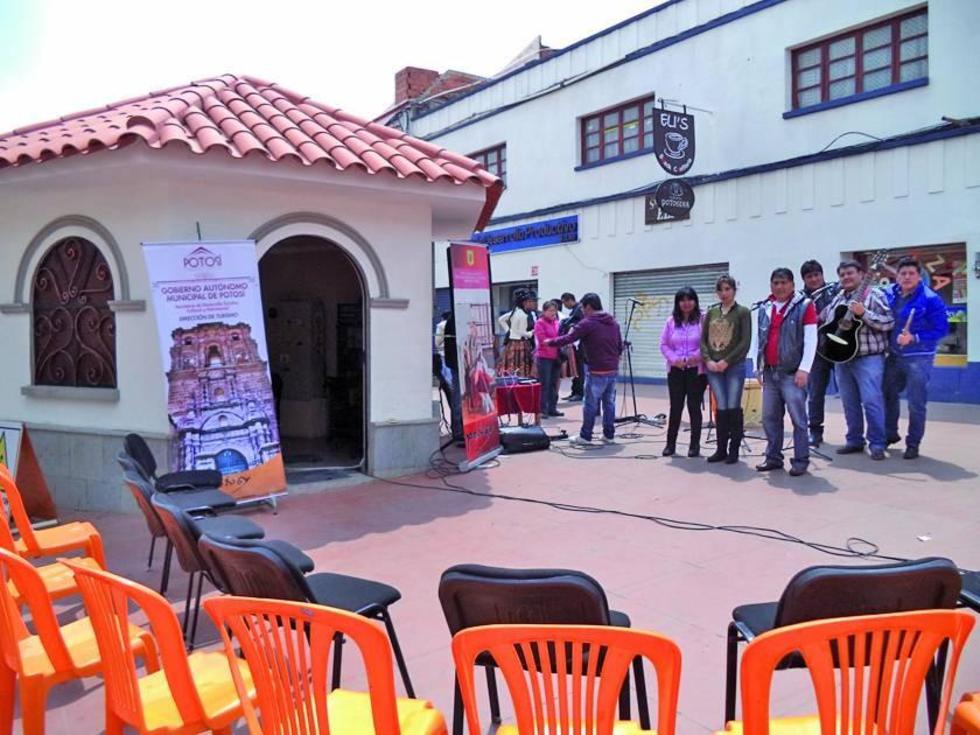 Se reabre Infotur en el Boulevard 