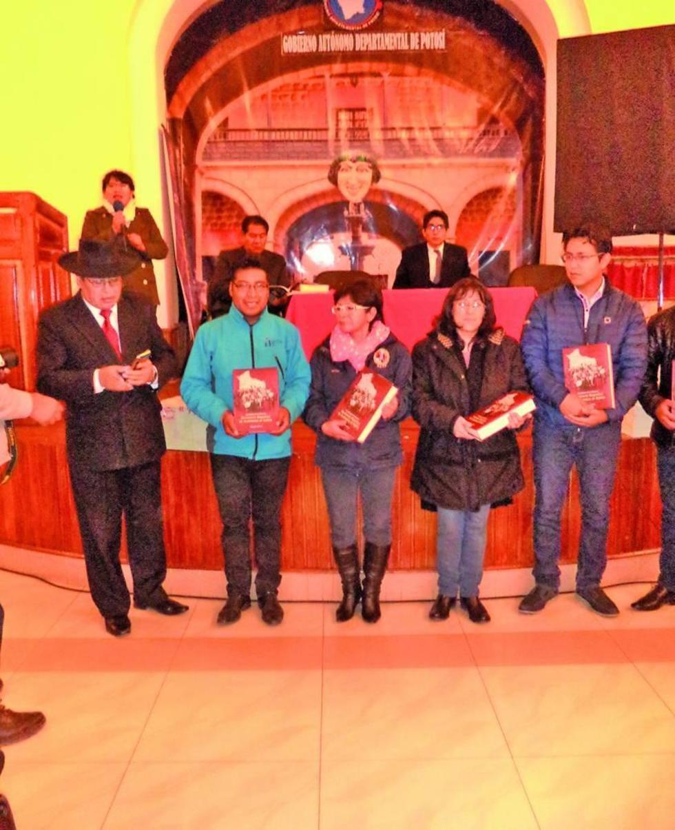 Presentan el Diccionario Biográfico de Archivistas
