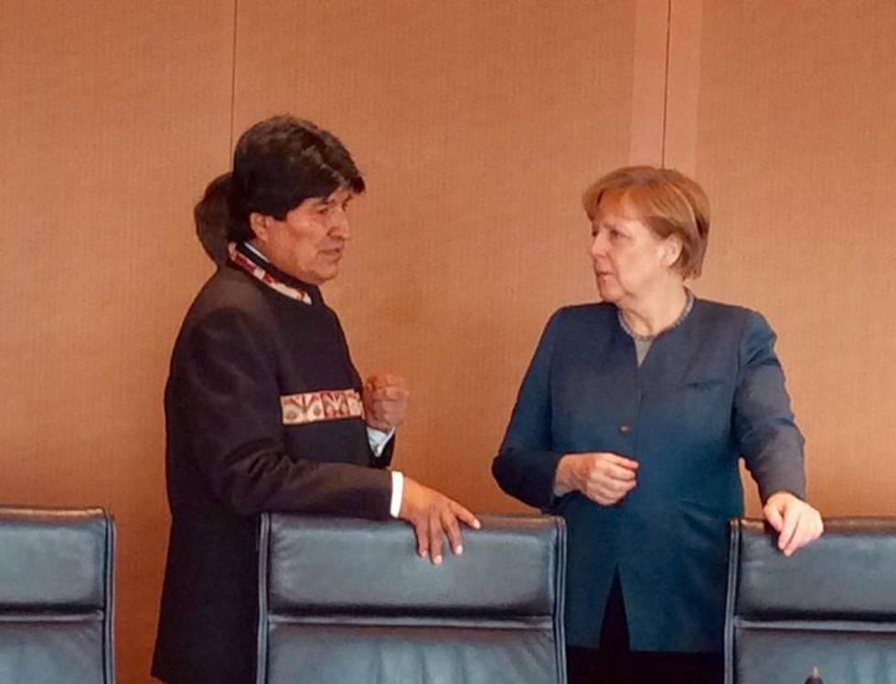 Morales felicita a Merkel y la cita como ejemplo de la reelección continua