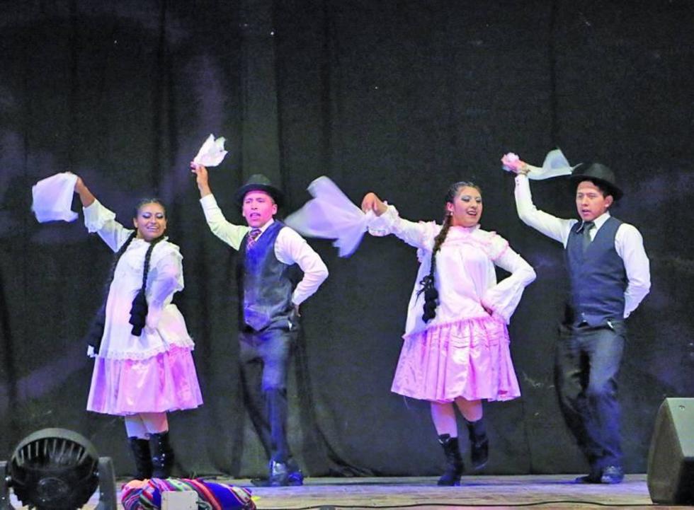 Alistan actos por el Día de la Cueca 
