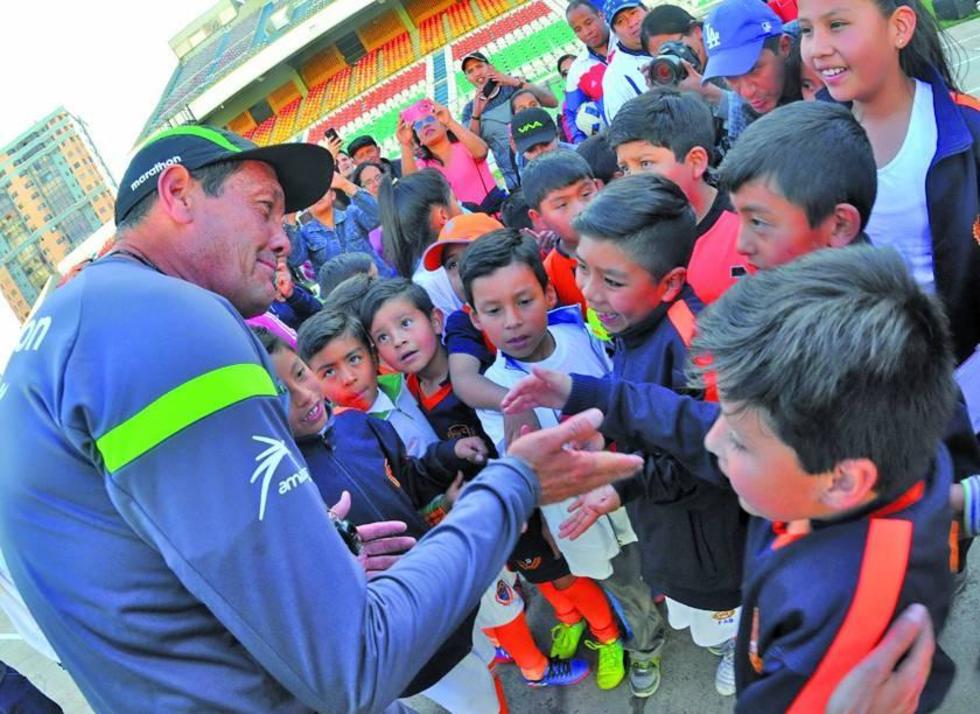 Soria buscará quitarle el invicto a Tité en eliminatorias