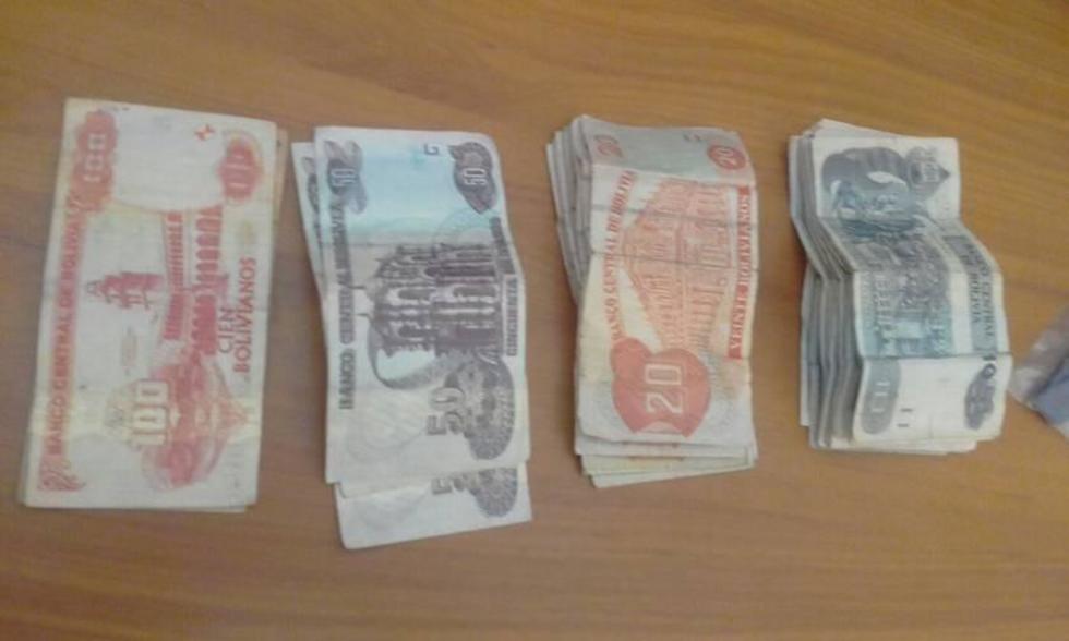 Felcc incauta billetes falsificados de una pareja en Llallagua
