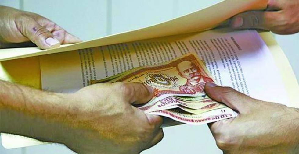 El 59 % de bolivianos ve que la corrupción se incrementó en el país