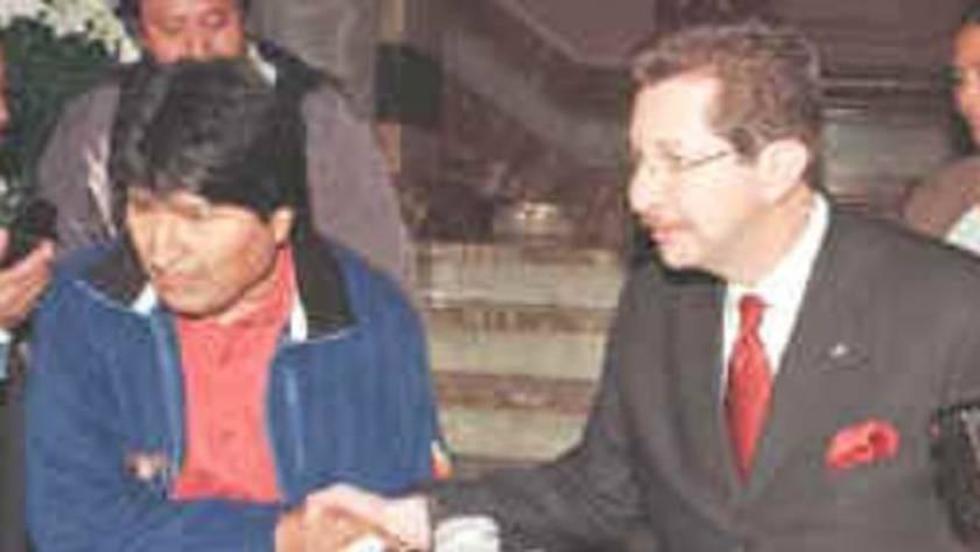Morales y Sánchez Berzaín se acusan como genocidas
