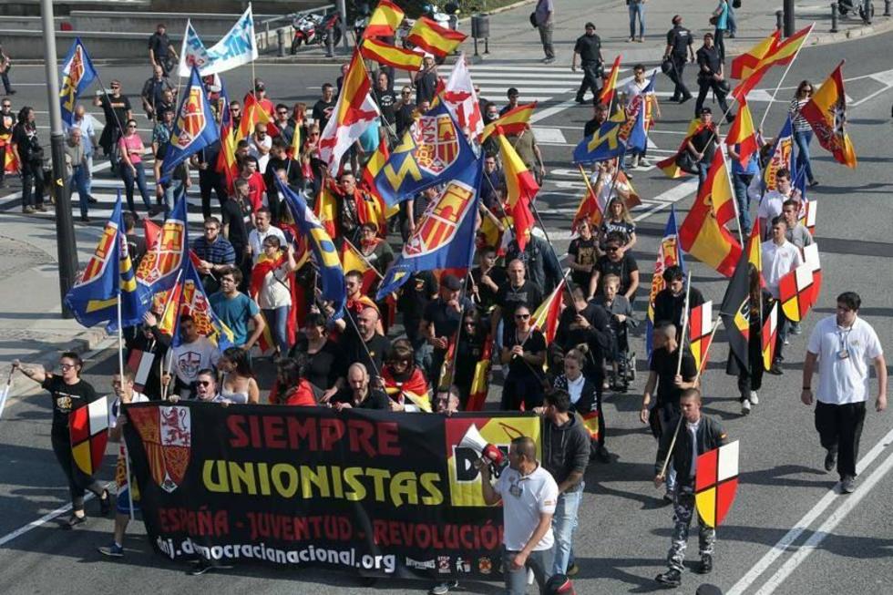Miles marchan en Barcelona por la unidad de Cataluña y España