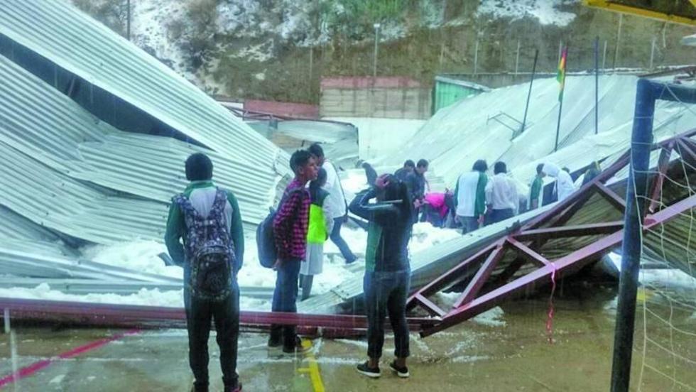 Tres estudiantes siguen hospitalizados