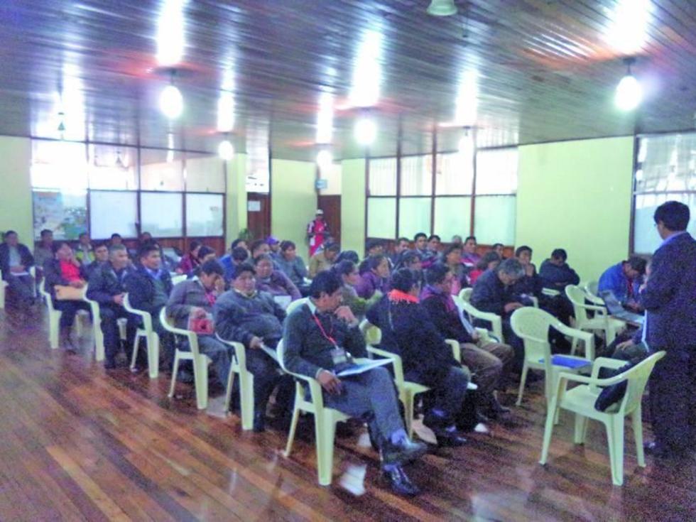 Maestros rurales ven ventajas y fallas en la ley educativa en un encuentro