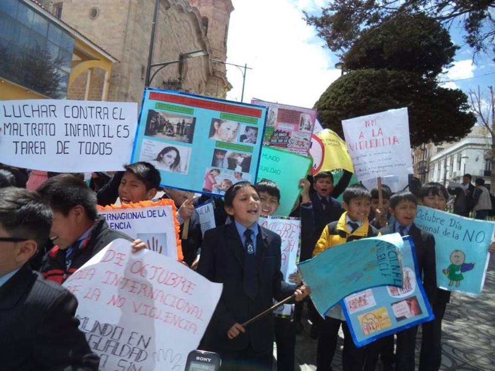 Alumnos rechazan toda forma de violencia