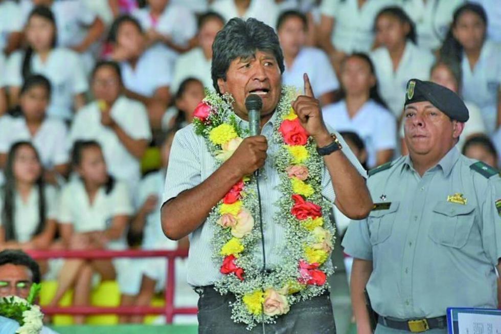 Presidente Morales pone en duda cancelación del doble aguinaldo