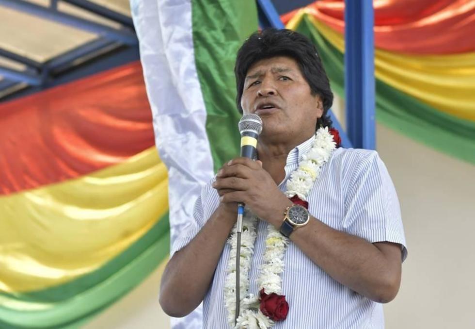 Evo Morales desafía a opositores a regresar al país "si son machitos" 