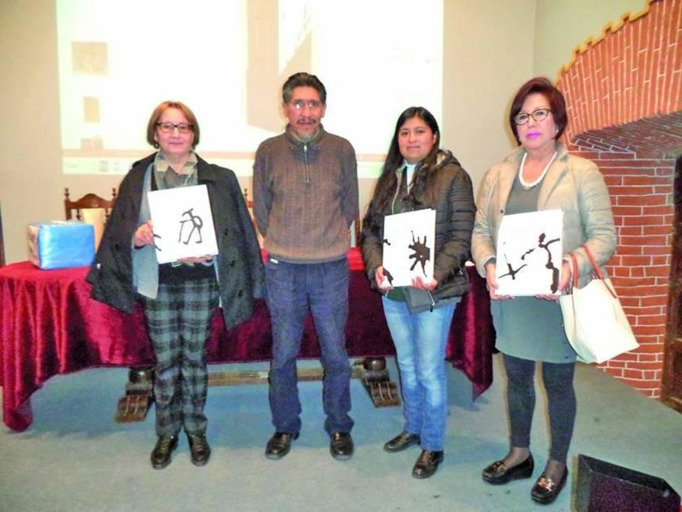 Sale libro Bolivia Lenguajes Gráficos