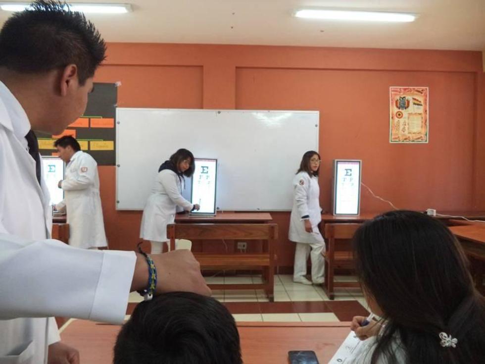 Diagnostican salud visual de los alumnos del Topater