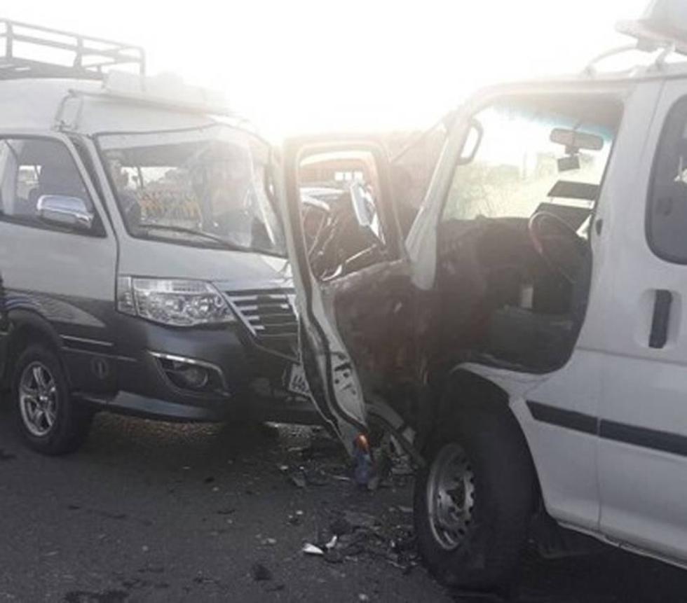 El Alto: dos choferes  están heridos por colisión 