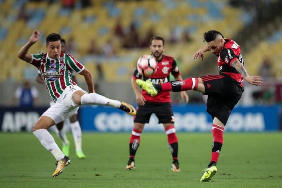 Flamengo protege su gol de ventaja ante Fluminense 