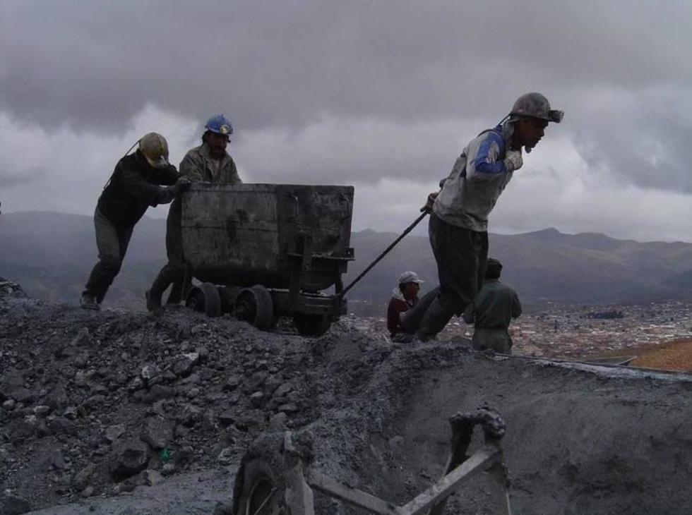Habilitan parte inferior del cerro para trasladar labores mineras
