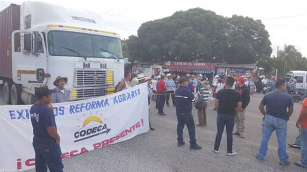 Campesinos exigen renuncia del presidente de Guatemala 