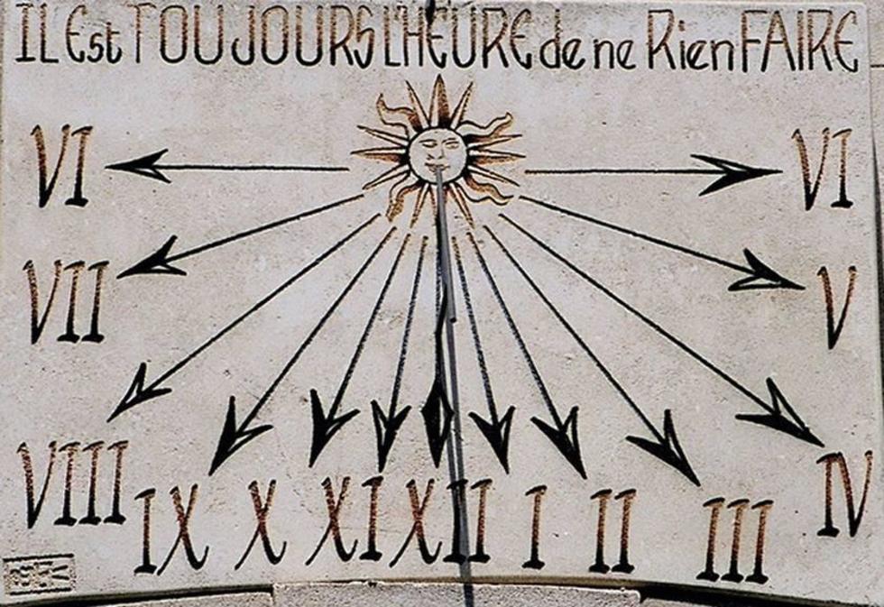 Encuentran intacto reloj de sol de 2.000 años