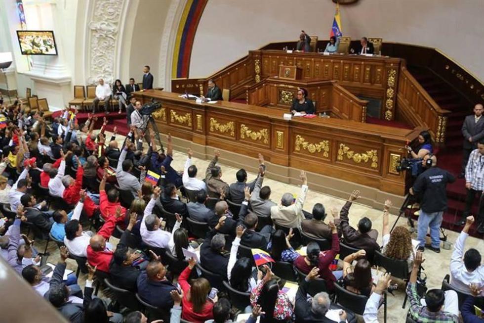 Constituyente venezolana busca el fin del contrabando fronterizo