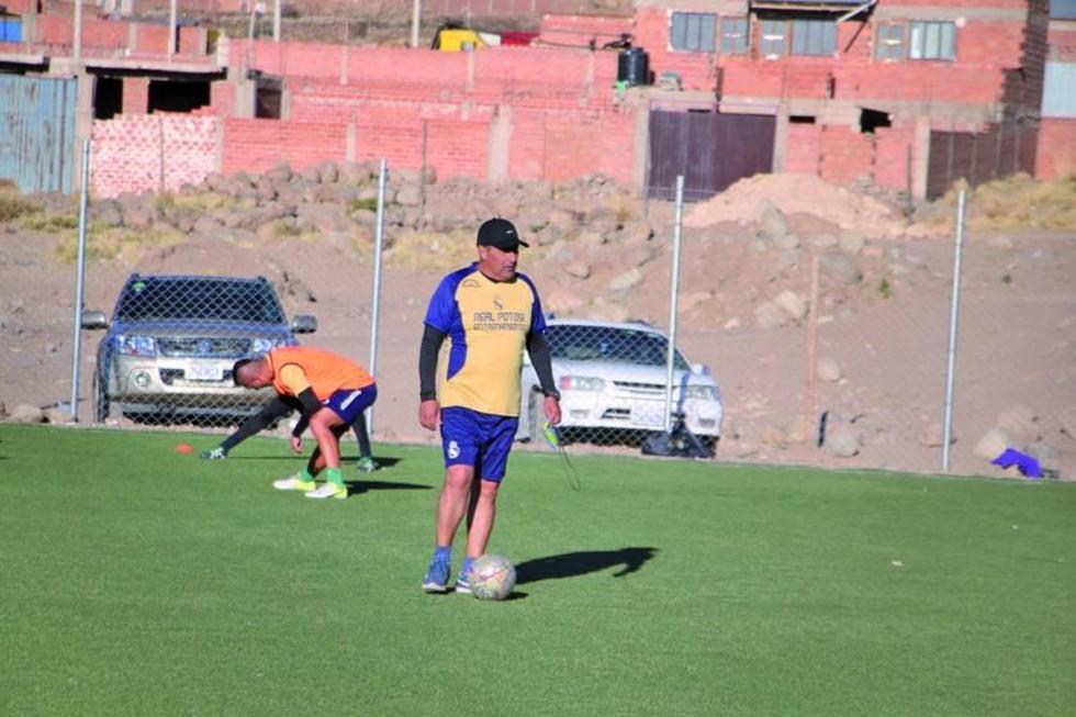 El DT de Real sigue internado por infartos
