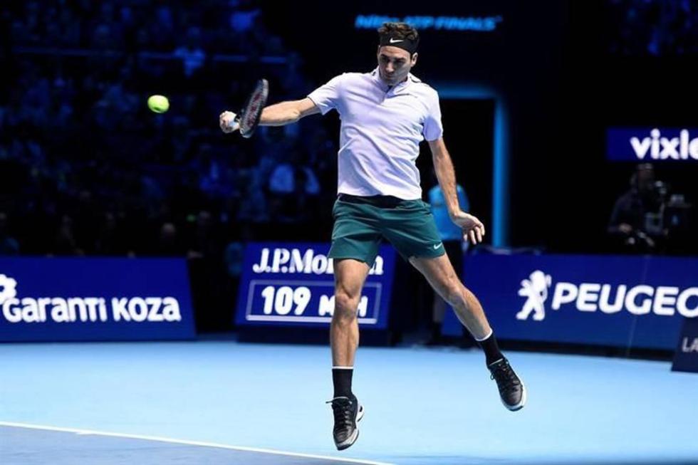 Roger Federer se impone a Sock jugando a placer
