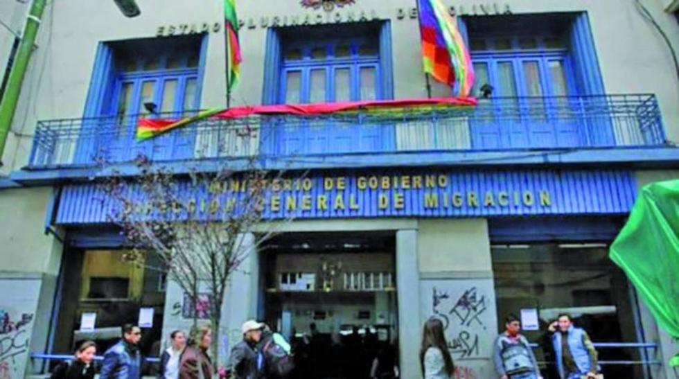 Informan que el hijo de extitular de Migración radica en Bolivia 