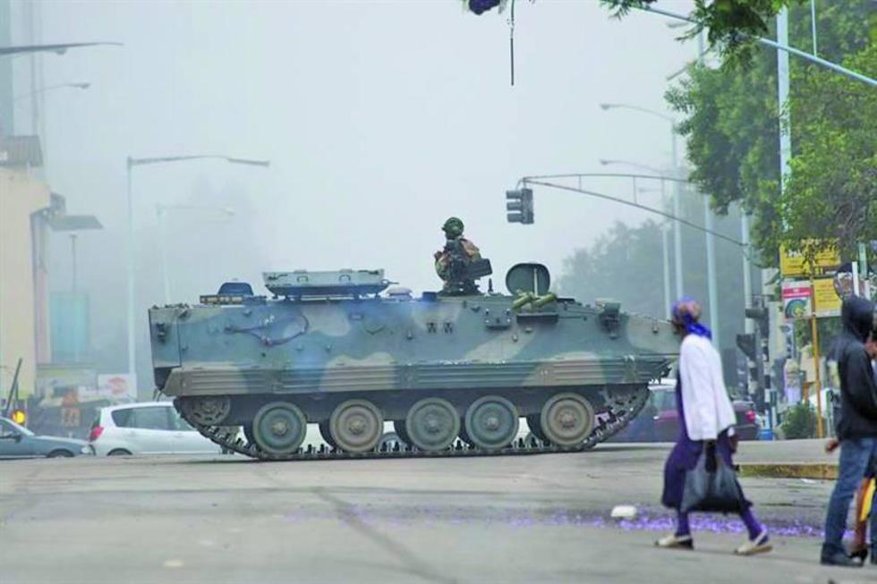 Fuerzas Armadas se rebelan y toman el control de Zimbabue