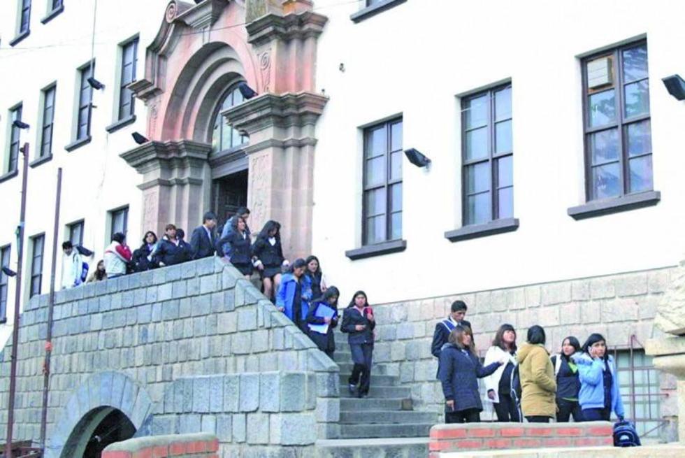 Autorizan fideicomiso de hasta Bs 48 millones para las universidades